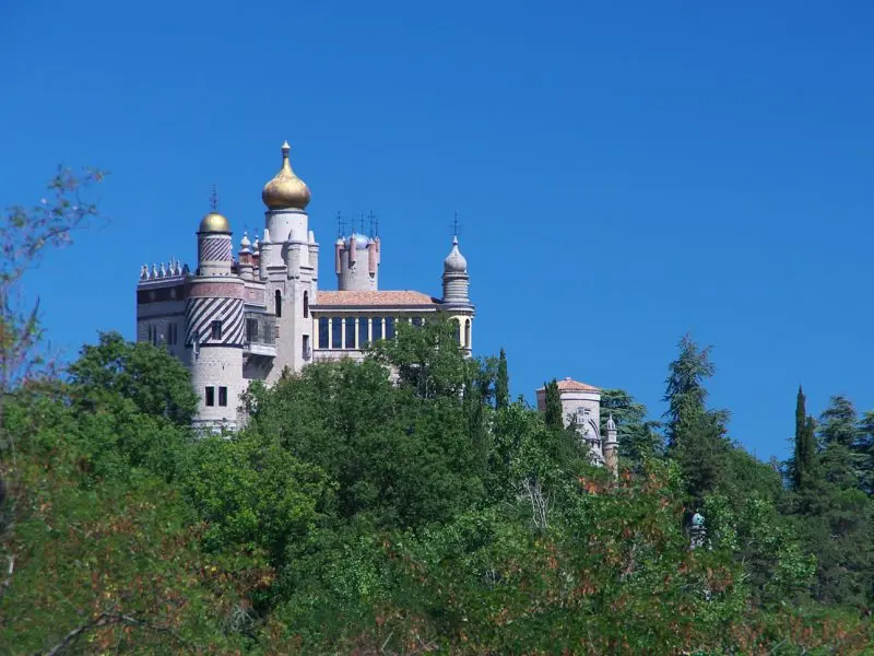 Rocchetta Mattei: un Viaggio nel Tempo
