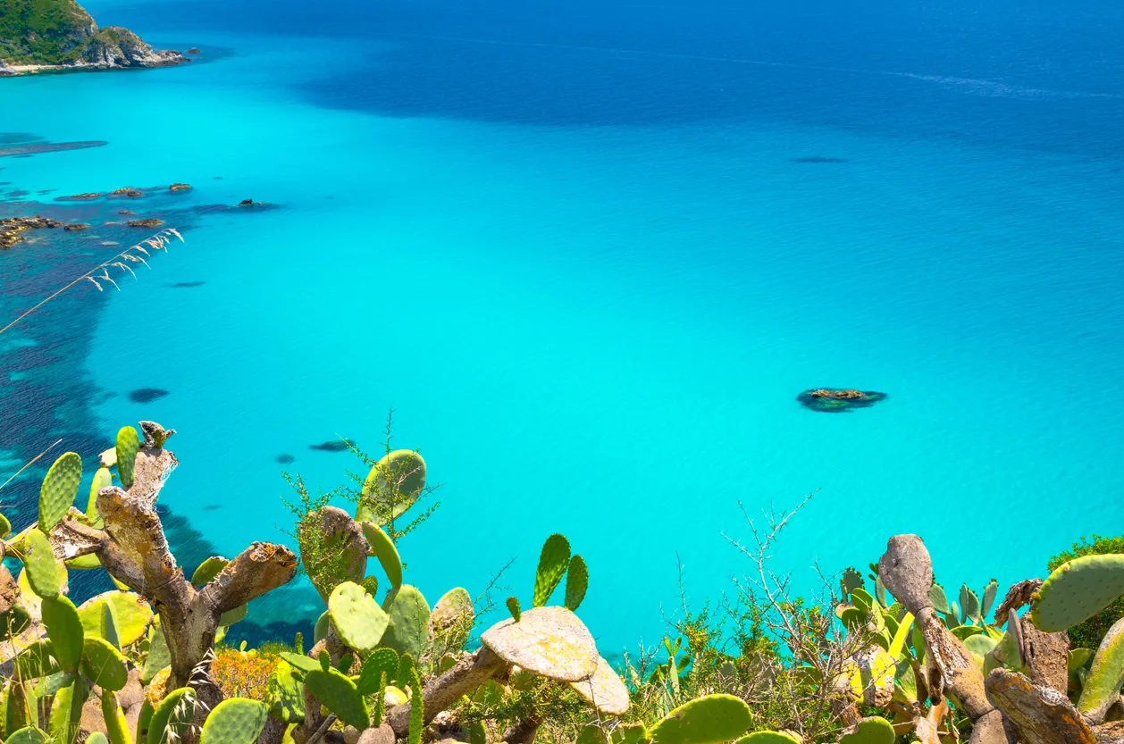 Costa degli Dei in Calabria. Guida completa tra spiagge da sogno e strutture ideali per la tua vacanza
