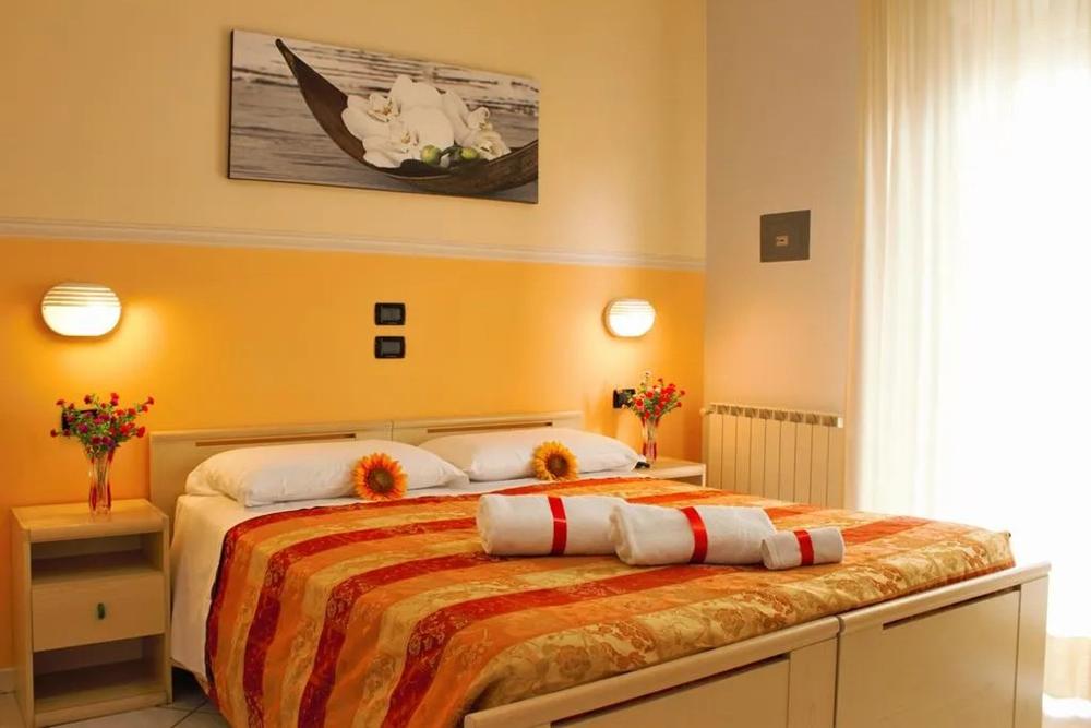 Hotel Monica