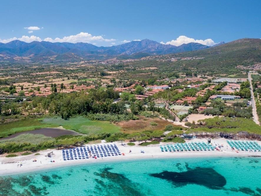 Club Hotel Eurovillage con PACCHETTO NAVE