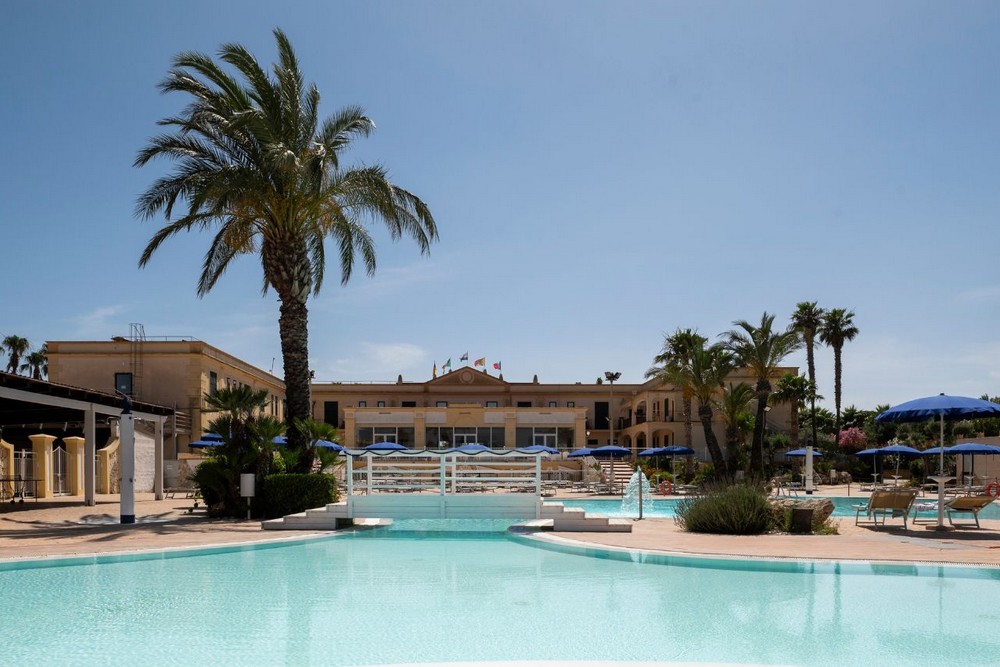 Delfino Beach Hotel