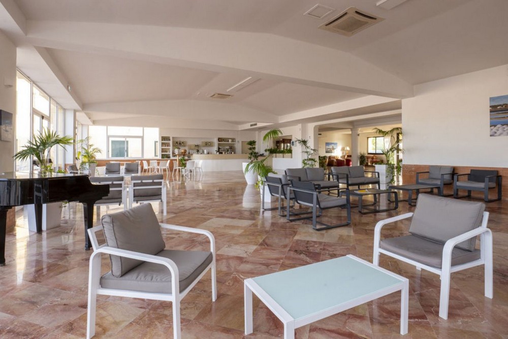 Delfino Beach Hotel