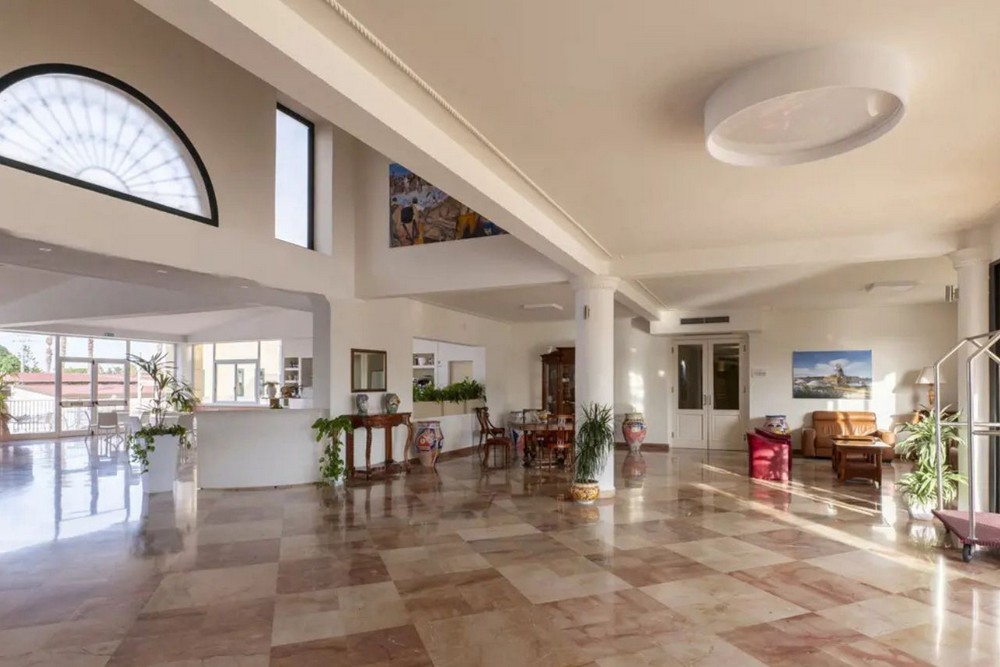 Delfino Beach Hotel
