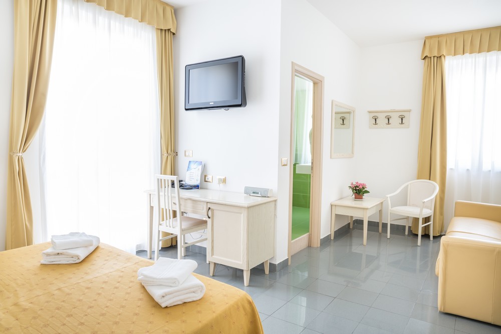 Marechiaro Hotel Beach Club