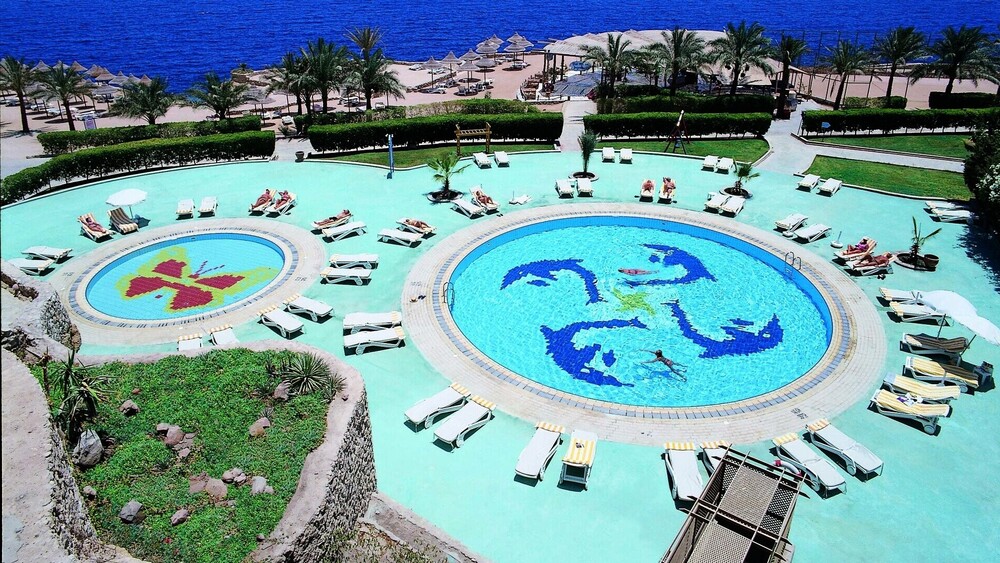Dreams Beach Resort