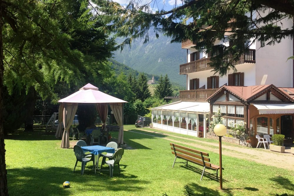 Hotel Alle Rose Estate
