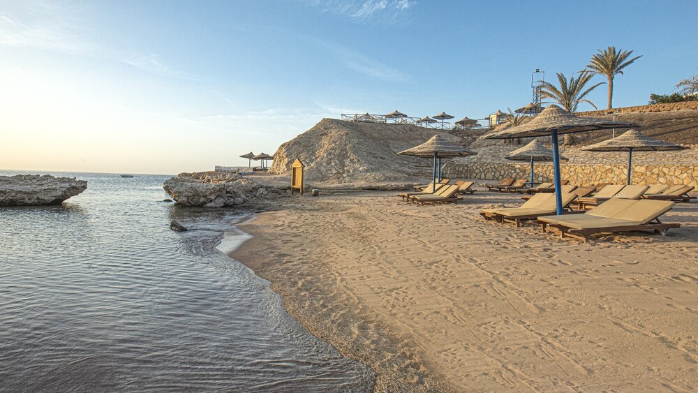 The V Hotel (ex Pyramisa Beach Resort)