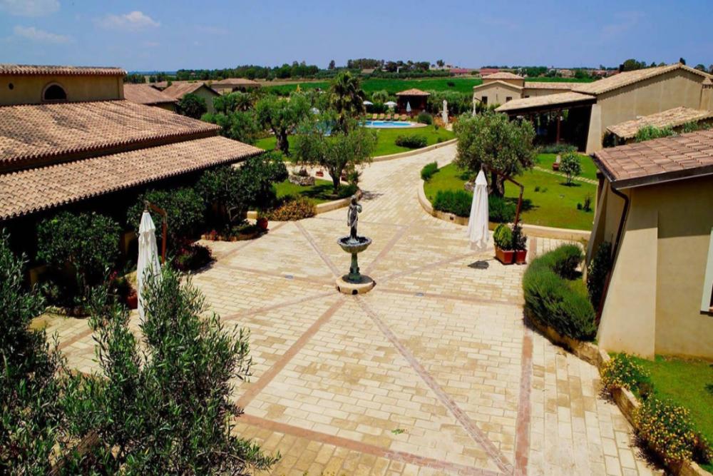 Borghetto Beach Club Resort
