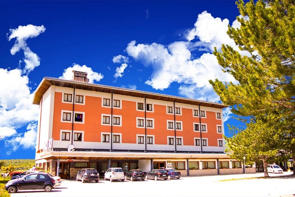 Hotel Holidays ESTATE