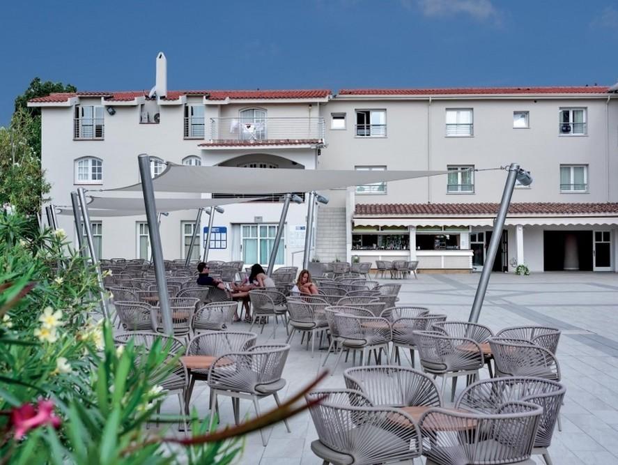 Club Hotel Eurovillage con PACCHETTO NAVE