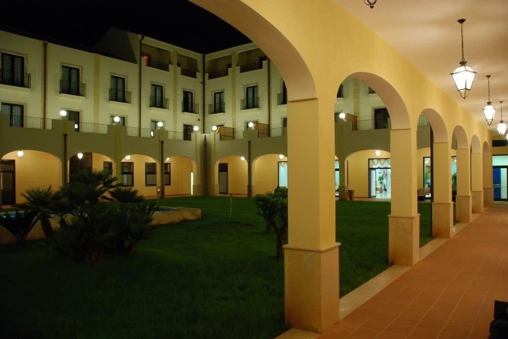Hotel Mahara
