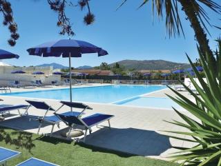 Club Hotel Eurovillage con PACCHETTO NAVE