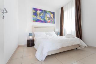 19 Summer Suites