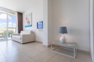19 Summer Suites