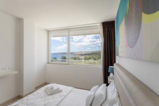 19 Summer Suites