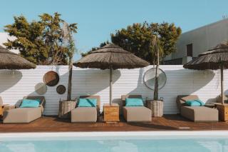 Cumeja Beach Club & Hotel