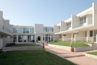 19 Summer Suites
