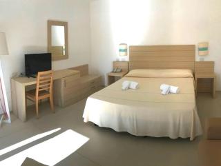 Club Hotel Eurovillage con PACCHETTO NAVE