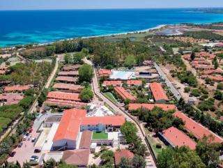 Club Hotel Eurovillage con PACCHETTO NAVE